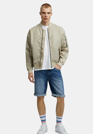 BERMUDA - Shorts di jeans - blu