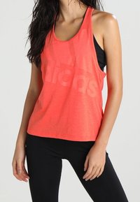 adidas Performance T-Shirt sport - coral