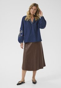 Cream Blouse - dundee dark denim