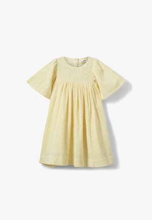 Gaiši dzeltena kleita ar īsām piedurknēm no acu mežģīņu auduma, ar apaļu izgriezumu, savākta vidukļa daļa un aizmugurējo pogu aizdare.