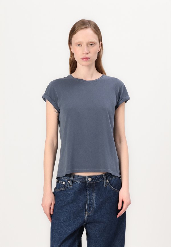 ANNA TEE - Basic T-shirt