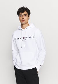 Tommy Hilfiger - LOGO  - Felpa con cappuccio - white Immagine in miniatura 1