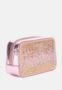 Guess SOFIA STRASS - Rankinė per petį - rose