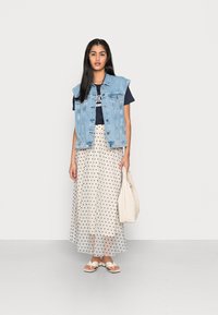 ONLY ONLPONERA DOT SKIRT - Krilo A-kroja - novelle peach/dots blue depths
