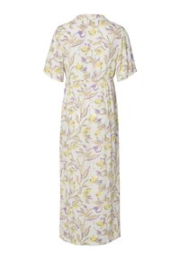 Robe maxi florale avec un fond blanc orné de motifs de fleurs jaunes et violettes, manches courtes et ceinture à la taille pour accentuer la silhouette.