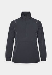 Zwarte, ritspulloverjack met hoge kraag, lange mouwen en zijzakken. Voorzien van reflecterende accenten op de schouders en borst.