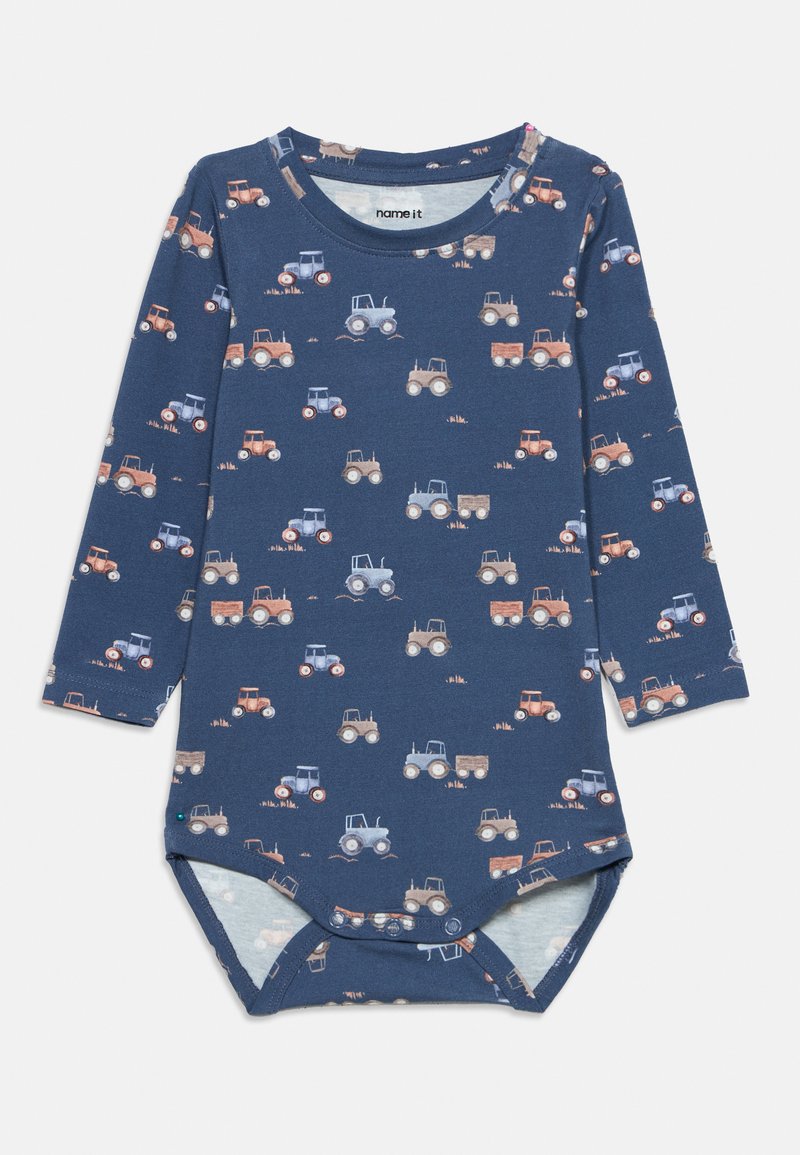 Μπλε σκούρο μωρουδιακό κορμάκι με μακριά μανίκια, διακοσμημένο με πορτοκαλί, μπλε και καφέ σχέδιο τρακτέρ και τρέιλερ, με κουμπώματα στο καβάλο.