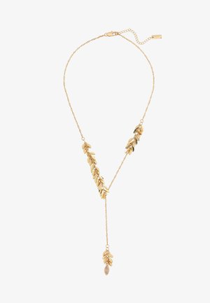 Delikat halskæde i guld med vinrankeinspirerede klynger af blade og en lille dråbeformet vedhæng, der hænger fra et Y-formet design.