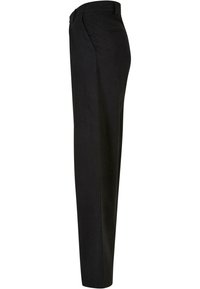 Pantalon habillé noir slim fit avec poches avant, passants de ceinture et coupe droite.