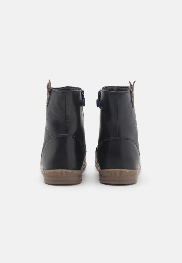 LEATHER – Stiefelette