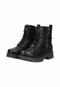 Schwarze Knöchelstiefel mit einer strukturierten Lederoberfläche, schnürbarer Vorderseite, seitlichem Reißverschluss und robuster Sohle; mit Markenzeichen an der Seite.