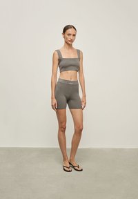 LA MANIA ENDING - Rövidnadrágok - grey