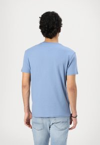 Tommy Jeans LINEAR LOGO TEE - T-shirt basic - colorado blue