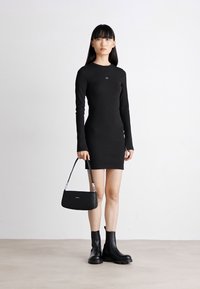 Calvin Klein BUSINESS SHOULDER BAG - Ručna torba - black