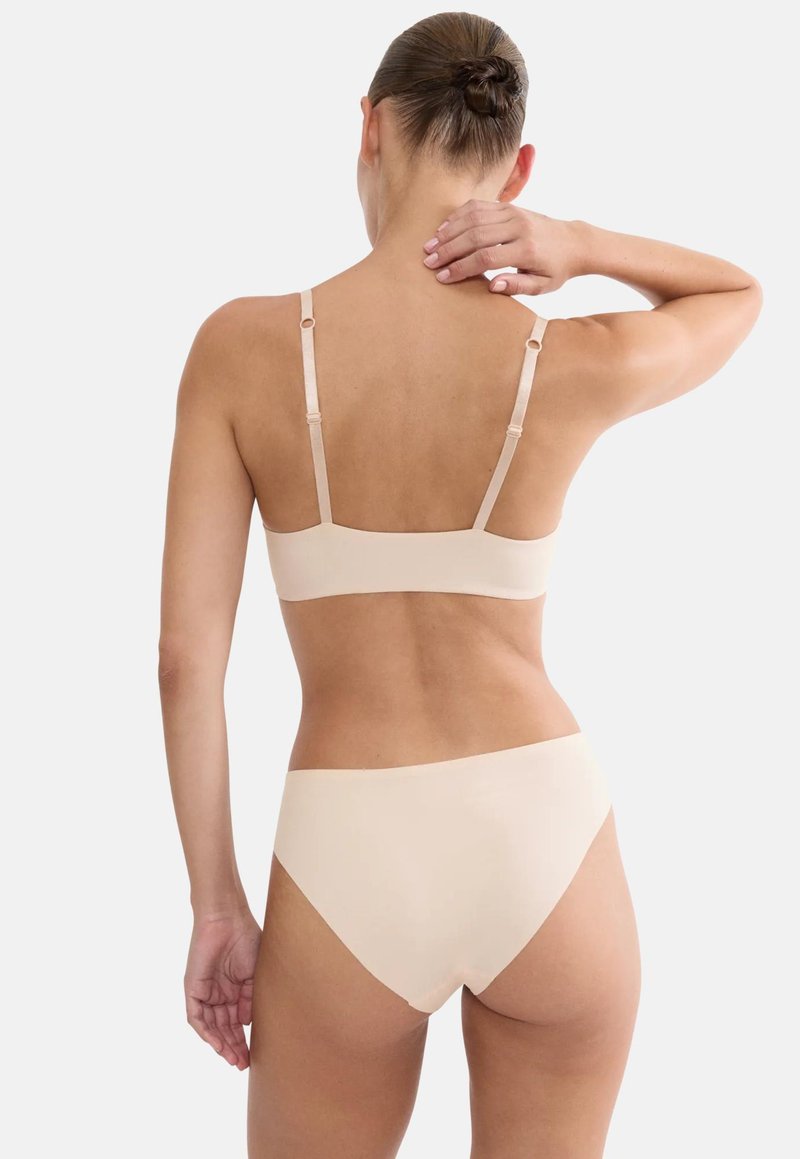 Soutien-gorge ELLE Taille 85C – Couleur Beige, Style Balconnet, Neuf Avec étiquettes