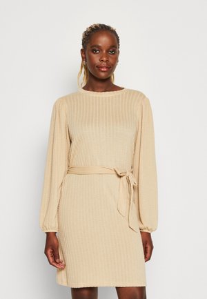 JDY JDYODINE BELT DRESS - Φόρεμα-πουλόβερ - irish cream