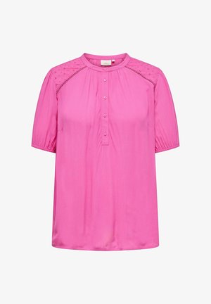 Rosa bluse med rund hals, knappestolpe foran og korte pufferm. Har broderte detaljer på skulderpanelene, glatt stofftekstur.