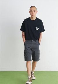 Carhartt WIP REGULAR CARGO COLUMBIA  - Pantaloni scurți - graphite