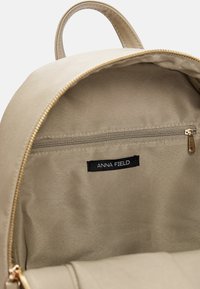 Anna Field Sac à dos - taupe