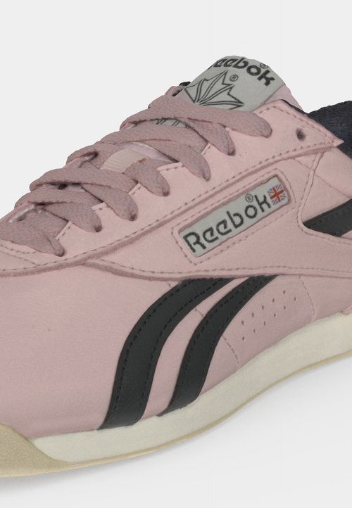 Reebok Trainers - elemental pink/almost black/chalk — foto 7