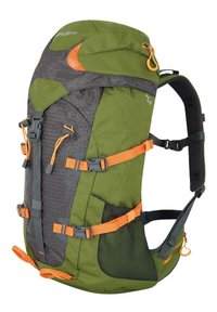 Zelený a černý turistický batoh s oranžovými akcenty. Disponuje nastavitelnými popruhy, několika kapsami, síťovými panely a texturovaným designem tkaniny.