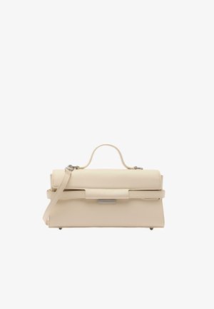 Borsa a mano in pelle beige con una forma strutturata, manico superiore e tracolla staccabile. Presenta una chiusura piatta e dettagli in metallo.