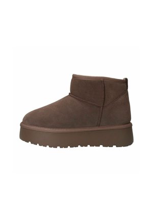Winter boots - taupe