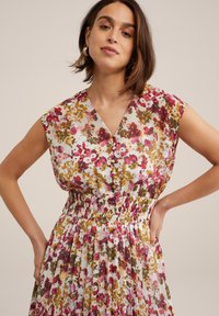 WE Fashion Dnevna haljina - pink