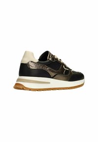 Sneakers met een zwarte leren bovenkant, metallic bronze accenten en een witte tussenzool. Voorzien van een rubberen loopzool en gestructureerde oppervlakken.