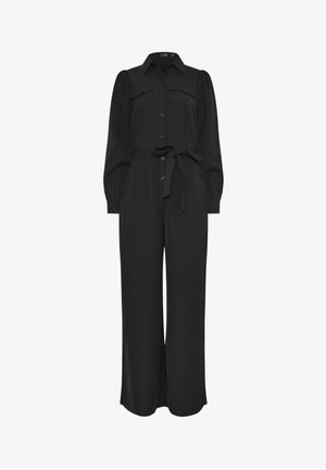Zwarte jumpsuit met een kraaghals, lange pofmouwen, een knoopsluiting aan de voorkant, twee borstzakken en een gestrikt tailleband, gemaakt van een soepele stof.