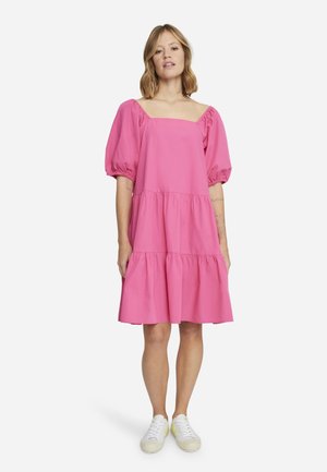 SQUARE NECK VOLANT  - Rochie de zi - fuchsia