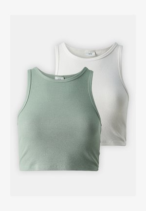Set de două tops-uri ribbate de tip crop în verde deschis și alb. Prezintă un decolteu rotund și un design fără mâneci. Material texturat neted.