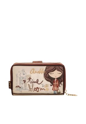 Portafoglio con illustrazione di una ragazza con gli occhi chiusi, un piccolo gatto e testo "Anekke time to bloom" su uno sfondo beige.