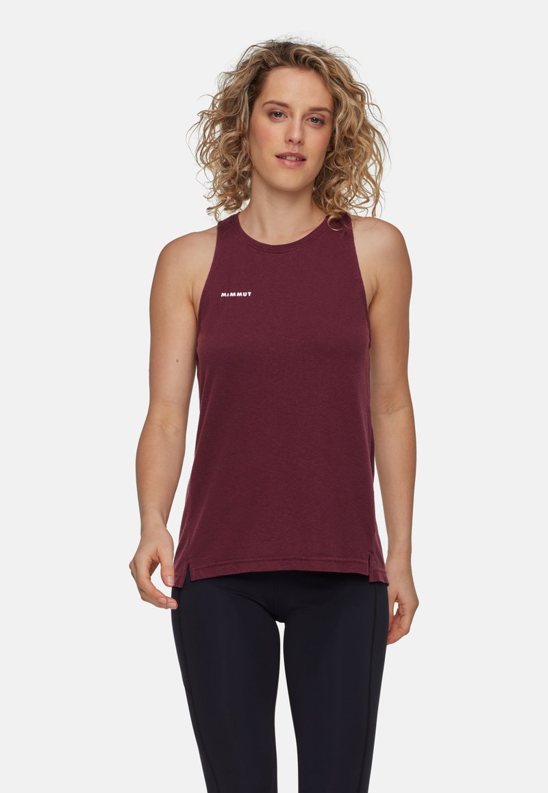 Burgundy ärmlös linne med rund halsringning och sidofickor, som har en liten vit logotyp på bröstet, tillverkad av mjukt tyg.