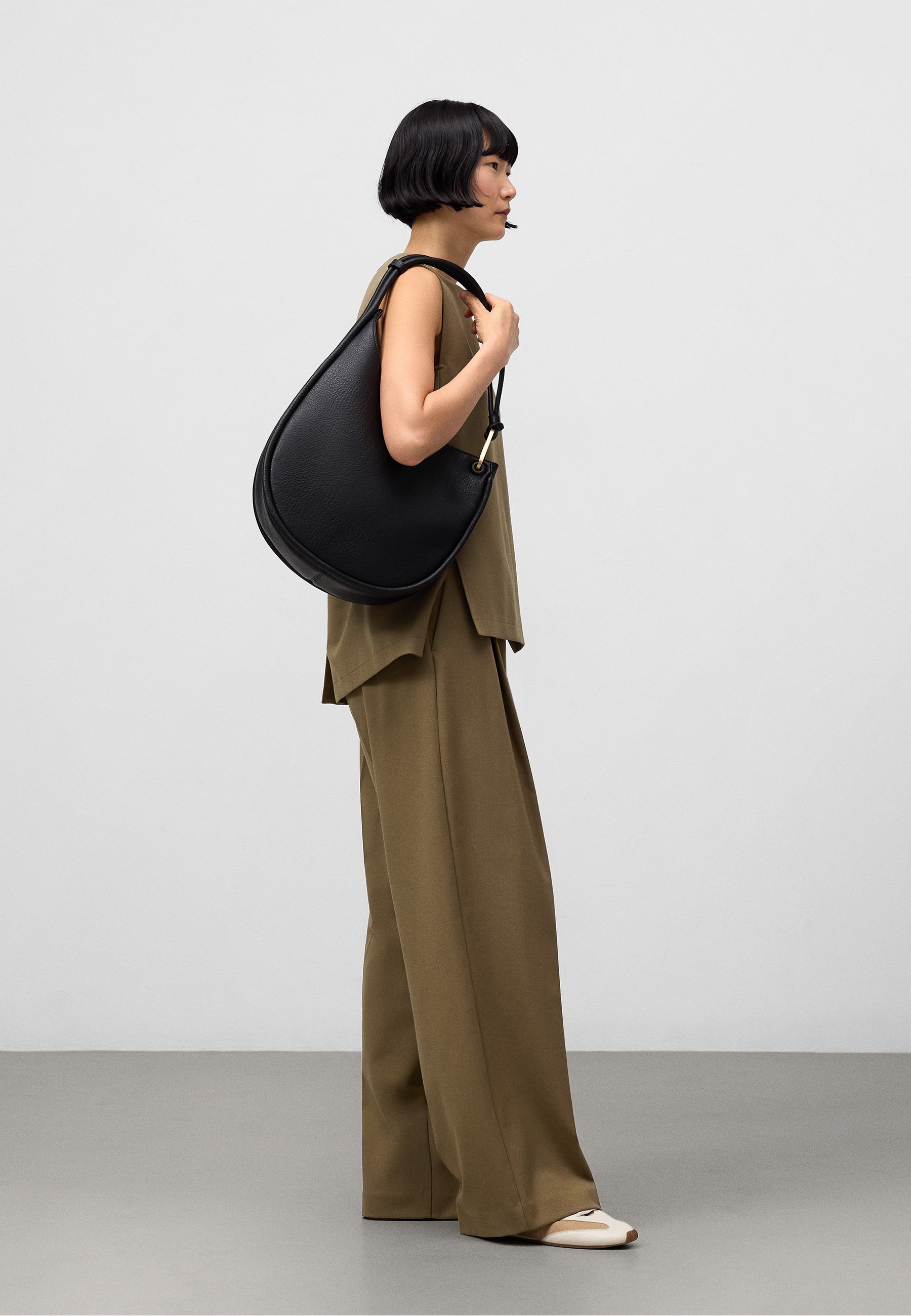 ADOLFO DOMINGUEZ LUNA HOBO - Handbag - black - Zalando