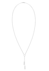 Zilveren halsketting met een dunne ketting, voorzien van een ronde hanger. Twee franjenachtige accenten hangen van de hanger, wat detail en beweging toevoegt.