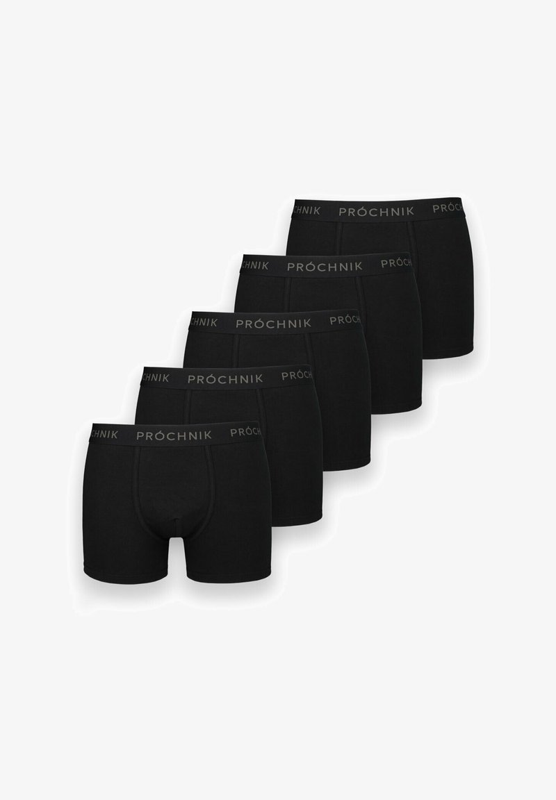 Zestaw pięciu czarnych boxerów z gładką teksturą i elastycznym pasem w szarym kolorze z logo "PRÓCHNIK".