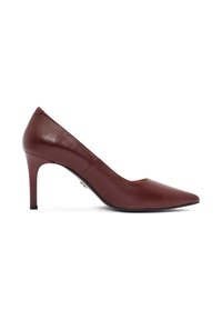 Décolleté in pelle bordeaux con tacco alto, punta affilata, texture liscia e sottile tacco a stiletto. Presenta un leggero taglio sui lati.