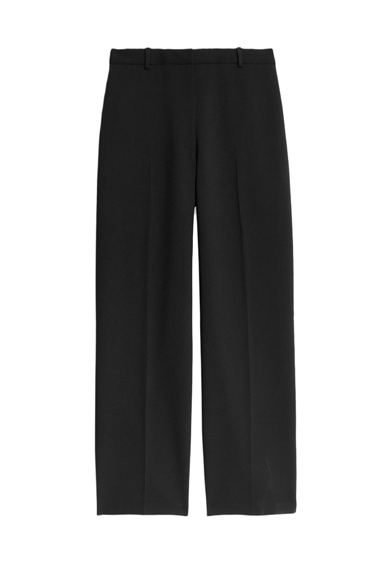 Svarta breda byxor i mjukt tyg, med en strukturerad midjeband, bältesömmar och mittveck för en skräddarsydd look.