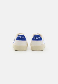 Veja CAMPO - Tenisice - extra white