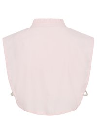 Blusa de color rosa claro con cuello fruncido, mangas anchas y dobladillo curvado. Fabricada con un tejido suave, con costuras mínimas y sin patrones.