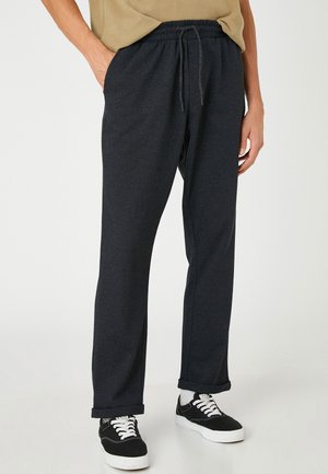 BASIC JOGGER DRAWSTRING POCKET DETAIL - Pantalones deportivos - grey