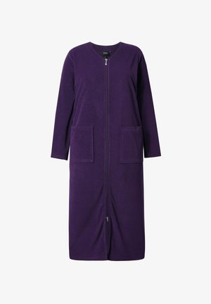 Robe en polaire violette avec une fermeture éclair à l'avant, manches longues et deux poches avant. Texture douce, design mi-long, style décontracté.
