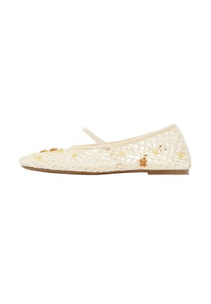 Stradivarius, Baleríny s páskem - white