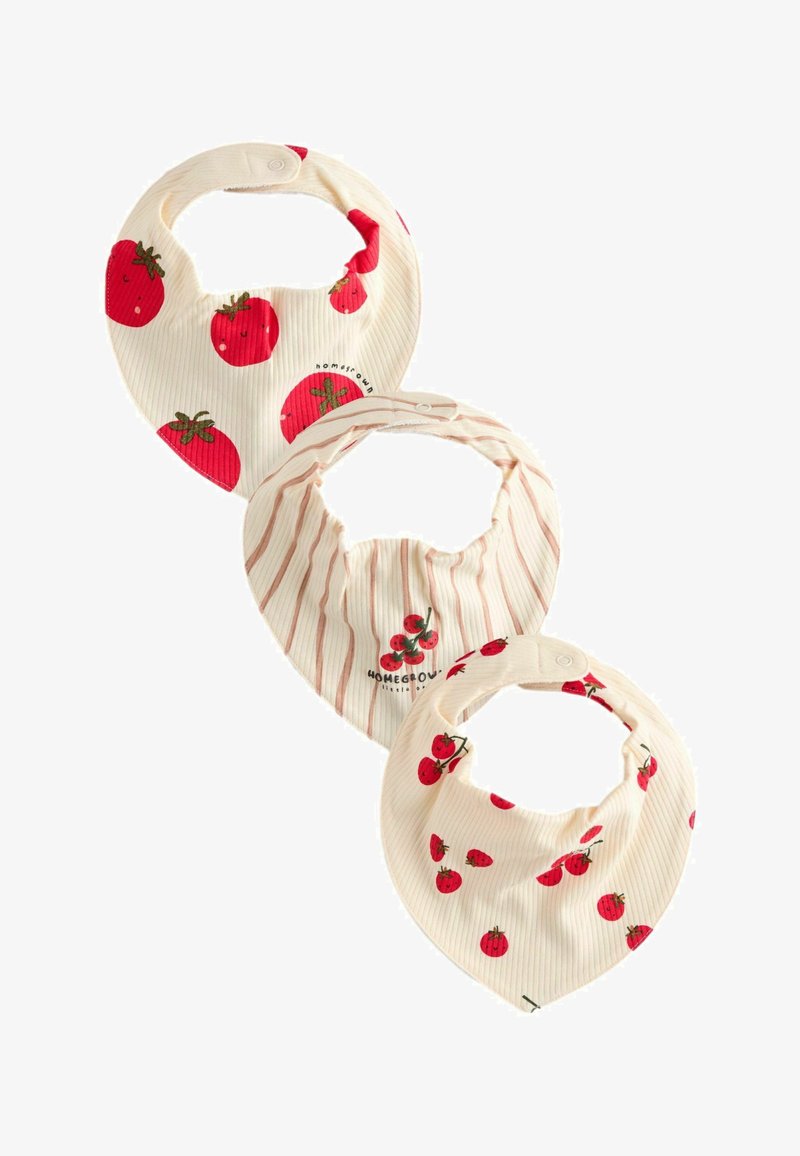 Trois bavoirs bandana pour bébé de couleur crème avec des côtes, ornés d'imprimés rouges sur le thème de la tomate et munis de fermetures à pression, disposés en ligne diagonale.