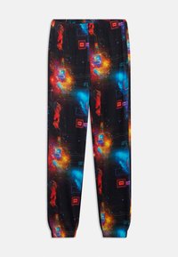 Czarne spodnie dresowe z elastycznymi mankietami, ozdobione kolorowym, cyfrowym wzorem obwodów w odcieniach czerwieni, niebieskiego, pomarańczowego i fioletowego.