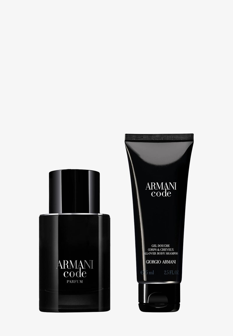 Schwarze Glasflasche des Armani Code Parfums, zylindrische Form mit elegantem Design. Schwarzes Rohr für Duschgel, beschriftet mit "Armani Code", passend zur Farbgestaltung.