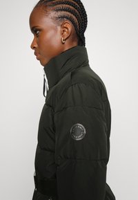 Calvin Klein LOFTY BELTED JACKET - Casaco leve - black