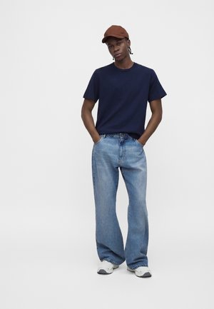 Abercrombie & Fitch, CLASSIC ESSENTIAL 3 PACK - Βασικό μπλουζάκι - dark blue/light grey/off-white