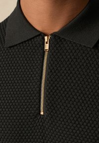 Next TEXTURED SHORT SLEEVE ZIP - Polo majica - black